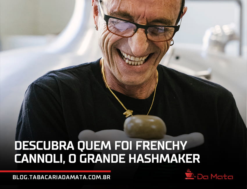 Frenchy canoli sorrindo com o texto 