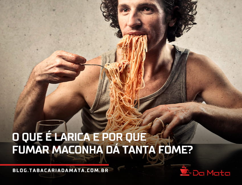 Homem com larica comendo macarrão||