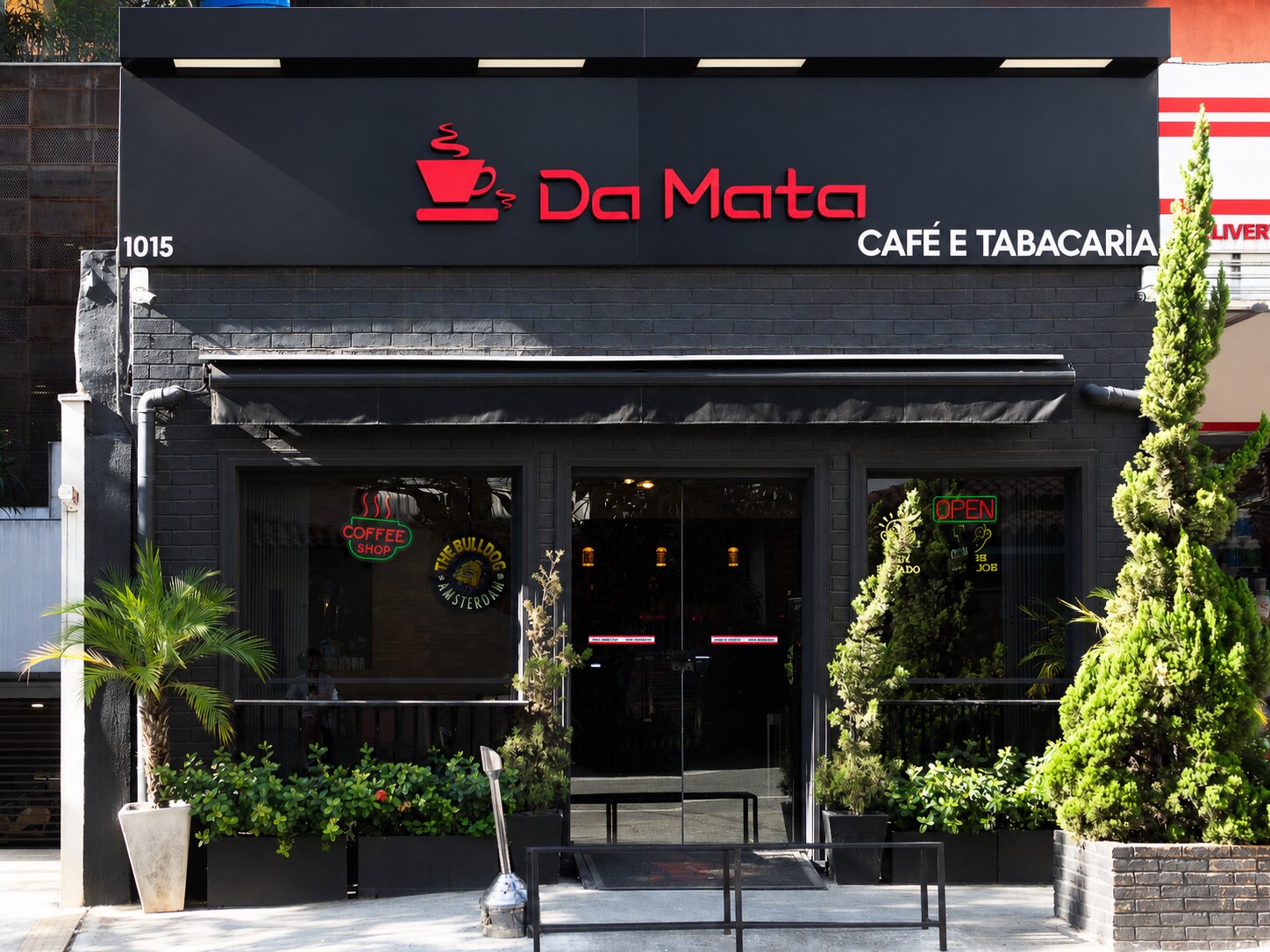 Fachada do café e tabacaria Da Mata